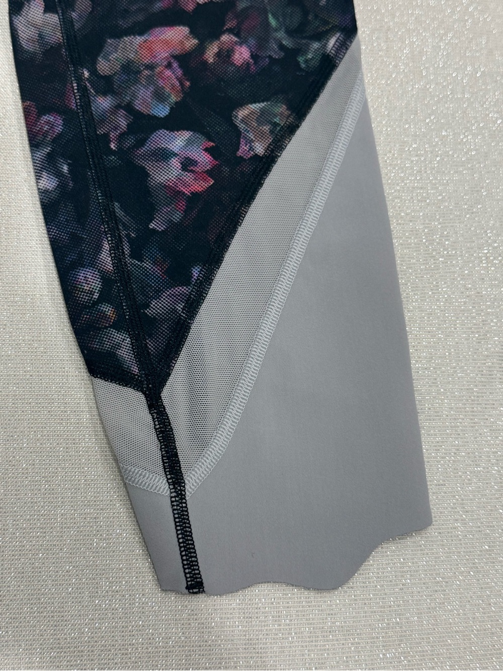 Lululemon Wunder Under Crop High-Rise leggings black purple floral 23" size 6 - Picture 5 of 8
